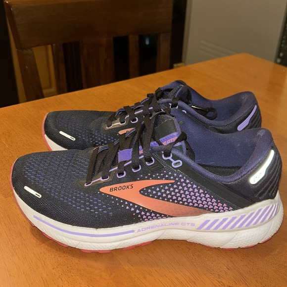 BROOKS Adrenaline 22 GTS Running Shoes Black Coral Medium size 8 - Picture 2 of 7